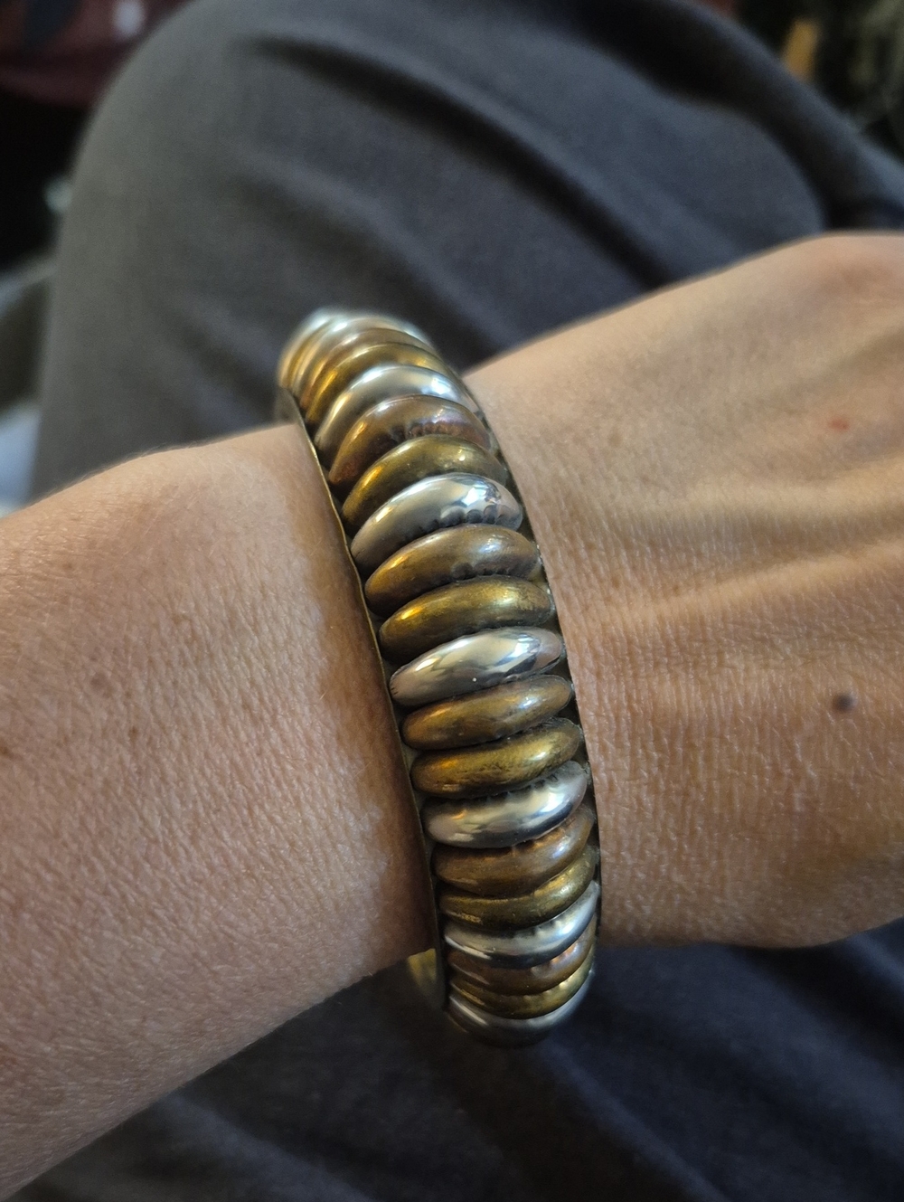 Vintage Tri-Tone Ribbed Metal Bangle Bracelet